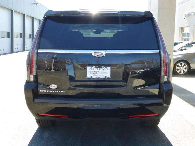 2017 Cadillac Escalade ESV 4x4 Luxury 4dr SUV